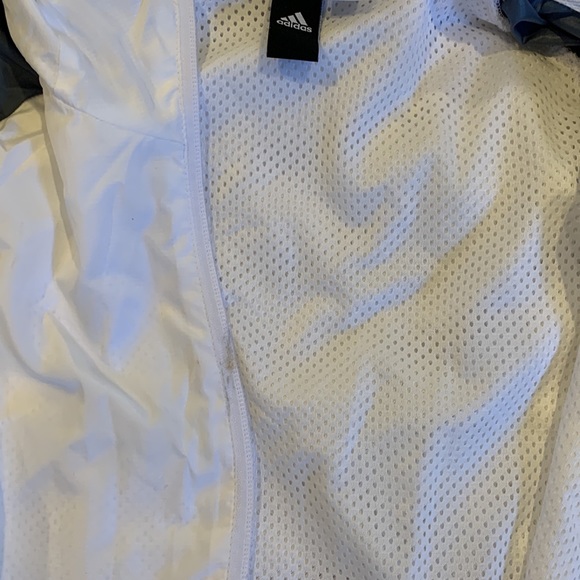 Lightweight sports jacket - Picture 3 of 3